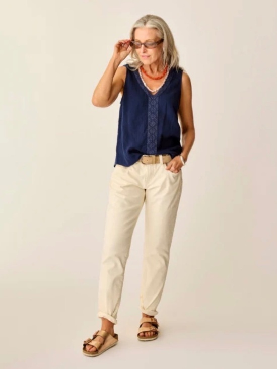 Carve Designs Tops - Carve Designs Navy Blue Sleeveless V-Neck Tank Top